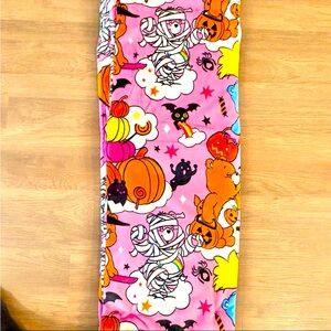 NWT Viral Halloween carebear blanket twin
$55.00